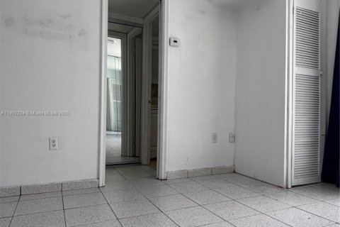 Condo in Miami Beach, Florida, 1 bedroom  № 1955038 - photo 8