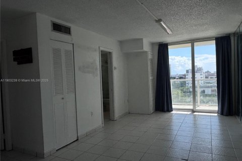 Condo in Miami Beach, Florida, 1 bedroom  № 1955038 - photo 5