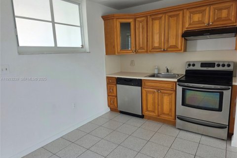 Condominio en venta en Miami Beach, Florida, 1 dormitorio, 57.04 m2 № 1955038 - foto 15