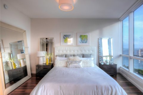 Copropriété à vendre à Miami Beach, Floride: 2 chambres, 147.81 m2 № 1895384 - photo 16