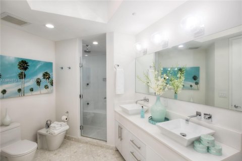 Copropriété à vendre à Miami Beach, Floride: 2 chambres, 147.81 m2 № 1895384 - photo 13