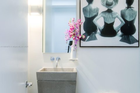 Copropriété à vendre à Miami Beach, Floride: 2 chambres, 147.81 m2 № 1895384 - photo 20