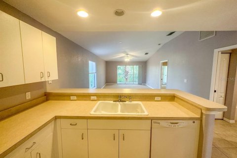 Copropriété à louer à Rotonda, Floride: 2 chambres, 114.27 m2 № 2315139 - photo 12