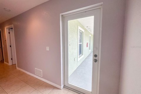 Copropriété à louer à Rotonda, Floride: 2 chambres, 114.27 m2 № 2315139 - photo 4