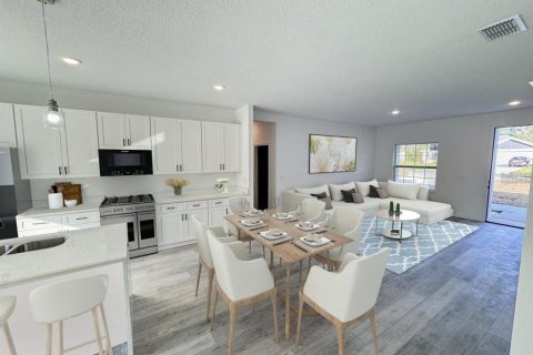 House in Ocala, Florida 4 bedrooms, 151.43 sq.m. № 2099139 - photo 4