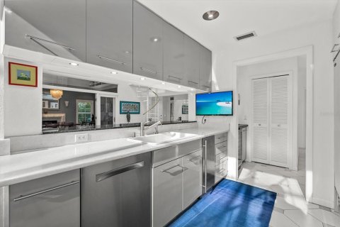 Купить виллу или дом в Сарасота, Флорида 13 комнат, 357.02м2, № 2149582 - фото 21