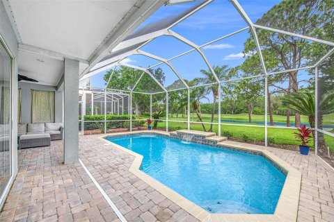 House in Lutz, Florida 4 bedrooms, 215.81 sq.m. № 1631326 - photo 24