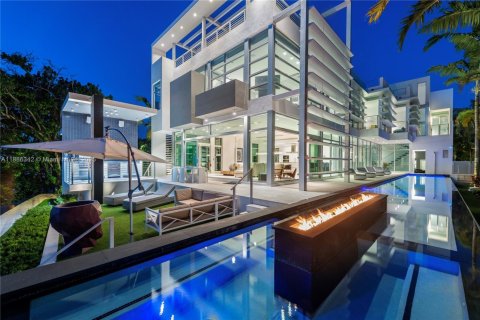 Villa ou maison à louer à Miami Beach, Floride: 6 chambres, 723.62 m2 № 1983358 - photo 2