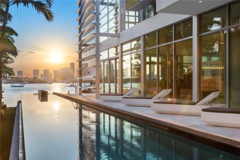 Villa ou maison à louer à Miami Beach, Floride: 6 chambres, 723.62 m2 № 1983358 - photo 23