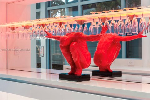 Villa ou maison à louer à Miami Beach, Floride: 6 chambres, 723.62 m2 № 1983358 - photo 8