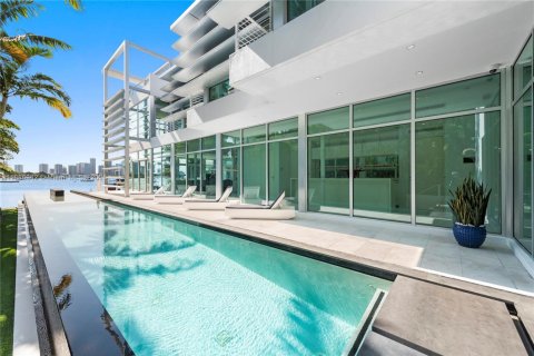 Villa ou maison à louer à Miami Beach, Floride: 6 chambres, 723.62 m2 № 1983358 - photo 5
