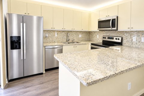 Townhouse in Plantation, Florida 2 bedrooms, 127.46 sq.m. № 2421186 - photo 11