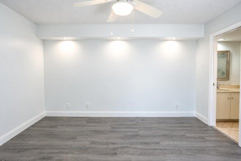 Townhouse in Plantation, Florida 2 bedrooms, 127.46 sq.m. № 2421186 - photo 18