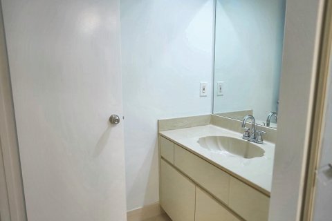 Townhouse in Plantation, Florida 2 bedrooms, 127.46 sq.m. № 2421186 - photo 25
