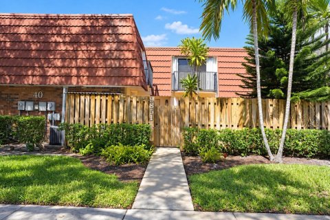 Townhouse in Plantation, Florida 2 bedrooms, 127.46 sq.m. № 2421186 - photo 2
