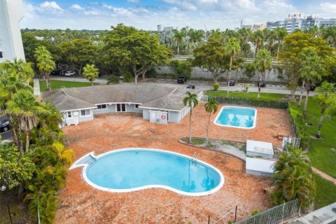 Купить кондоминиум в Майами, Флорида 3 спальни, № 1998657 - фото 29