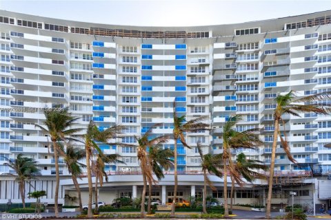 Studio à Condo à Miami Beach, Floride  № 2154857