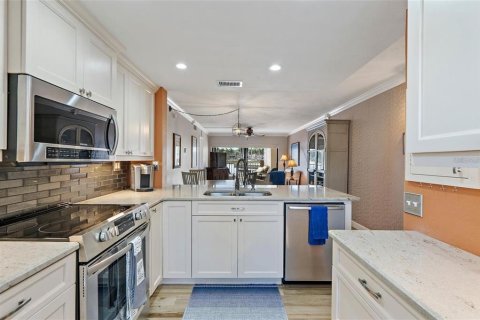 Copropriété à louer à Saint Petersburg, Floride: 2 chambres, 85.01 m2 № 1657775 - photo 12
