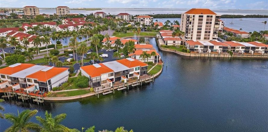 Condo à Saint Petersburg, Floride, 2 chambres  № 1657775