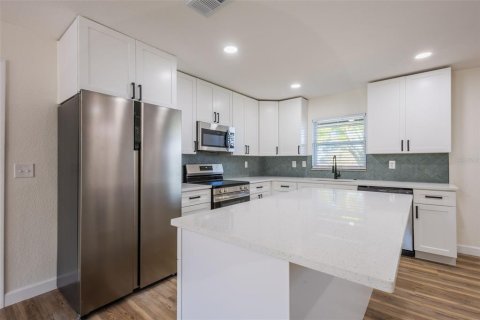 Villa ou maison à vendre à Lakeland, Floride: 4 chambres, 147.06 m2 № 2358466 - photo 10