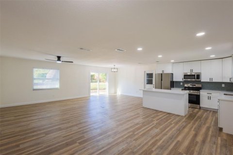 Villa ou maison à vendre à Lakeland, Floride: 4 chambres, 147.06 m2 № 2358466 - photo 15
