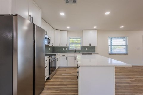 Villa ou maison à vendre à Lakeland, Floride: 4 chambres, 147.06 m2 № 2358466 - photo 11