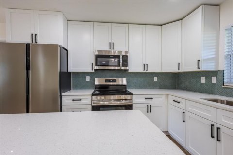 Villa ou maison à vendre à Lakeland, Floride: 4 chambres, 147.06 m2 № 2358466 - photo 12