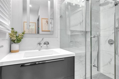 House in Fort Lauderdale, Florida 3 bedrooms, 103.86 sq.m. № 2068227 - photo 18