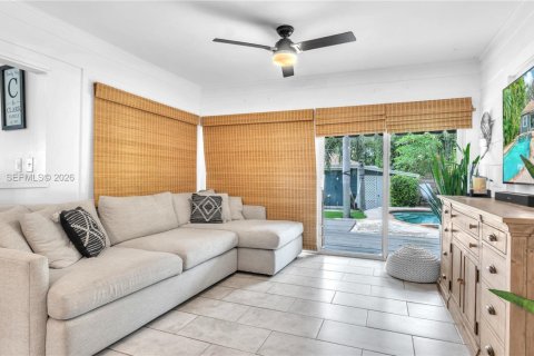 House in Fort Lauderdale, Florida 3 bedrooms, 103.86 sq.m. № 2068227 - photo 8