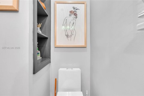 House in Fort Lauderdale, Florida 3 bedrooms, 103.86 sq.m. № 2068227 - photo 17