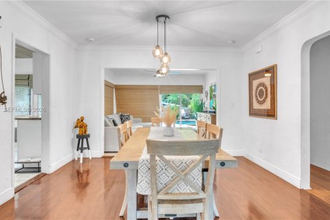 House in Fort Lauderdale, Florida 3 bedrooms, 103.86 sq.m. № 2068227 - photo 5