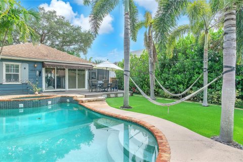 House in Fort Lauderdale, Florida 3 bedrooms, 103.86 sq.m. № 2068227 - photo 23
