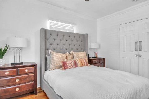 House in Fort Lauderdale, Florida 3 bedrooms, 103.86 sq.m. № 2068227 - photo 20