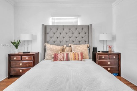 House in Fort Lauderdale, Florida 3 bedrooms, 103.86 sq.m. № 2068227 - photo 21