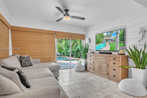 House in Fort Lauderdale, Florida 3 bedrooms, 103.86 sq.m. № 2068227 - photo 9