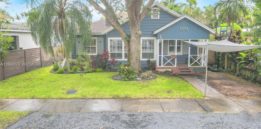 House in Fort Lauderdale, Florida 3 bedrooms, 103.86 sq.m. № 2068227