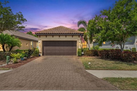 House in Palmetto, Florida 2 bedrooms, 157.75 sq.m. № 2100247