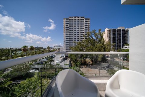 Снять в аренду кондоминиум в Майами-Бич, Флорида 1 спальня, 73.39м2, № 1963262 - фото 16