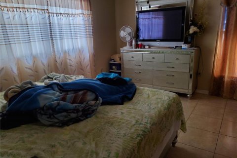 House in Poinciana, Florida 3 bedrooms, 118.45 sq.m. № 245235 - photo 28