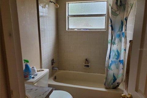 House in Poinciana, Florida 3 bedrooms, 118.45 sq.m. № 245235 - photo 24