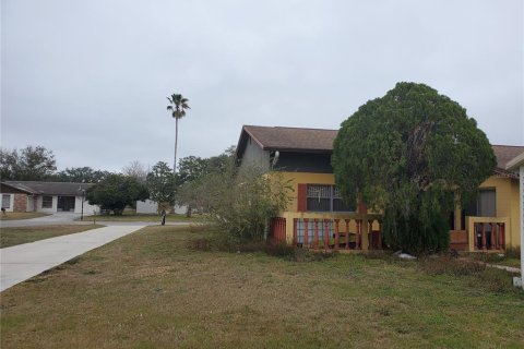 House in Poinciana, Florida 3 bedrooms, 118.45 sq.m. № 245235 - photo 17