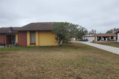 House in Poinciana, Florida 3 bedrooms, 118.45 sq.m. № 245235 - photo 19
