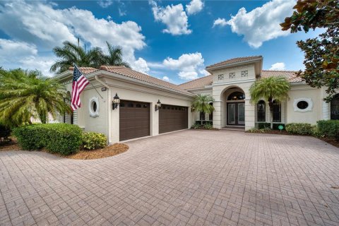 Villa ou maison à vendre à Lakewood Ranch, Floride: 5 chambres, 389.54 m2 № 1676972 - photo 1