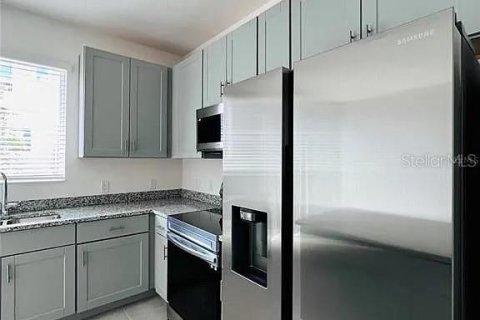 Townhouse in Wesley Chapel, Florida 3 bedrooms, 153.29 sq.m. № 2393550 - photo 9