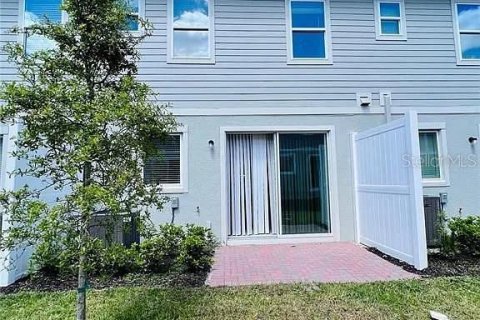 Townhouse in Wesley Chapel, Florida 3 bedrooms, 153.29 sq.m. № 2393550 - photo 3