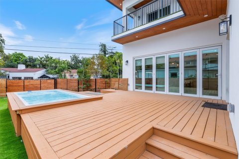 Villa ou maison à vendre à Miami, Floride: 6 chambres, 343.74 m2 № 2008627 - photo 24