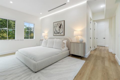 Villa ou maison à vendre à Miami, Floride: 6 chambres, 343.74 m2 № 2008627 - photo 13