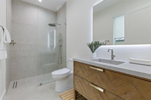 Villa ou maison à vendre à Miami, Floride: 6 chambres, 343.74 m2 № 2008627 - photo 15