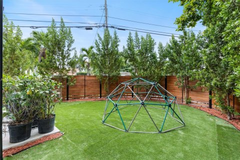 Villa ou maison à vendre à Miami, Floride: 6 chambres, 343.74 m2 № 2008627 - photo 21