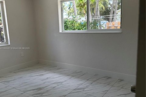 Villa ou maison à louer à Miami, Floride: 2 chambres, 65.03 m2 № 1946812 - photo 4